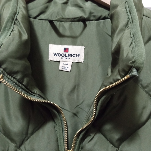 Womens Woolrich Puffer Olive green Vest Large LNWT - Picture 3 of 4